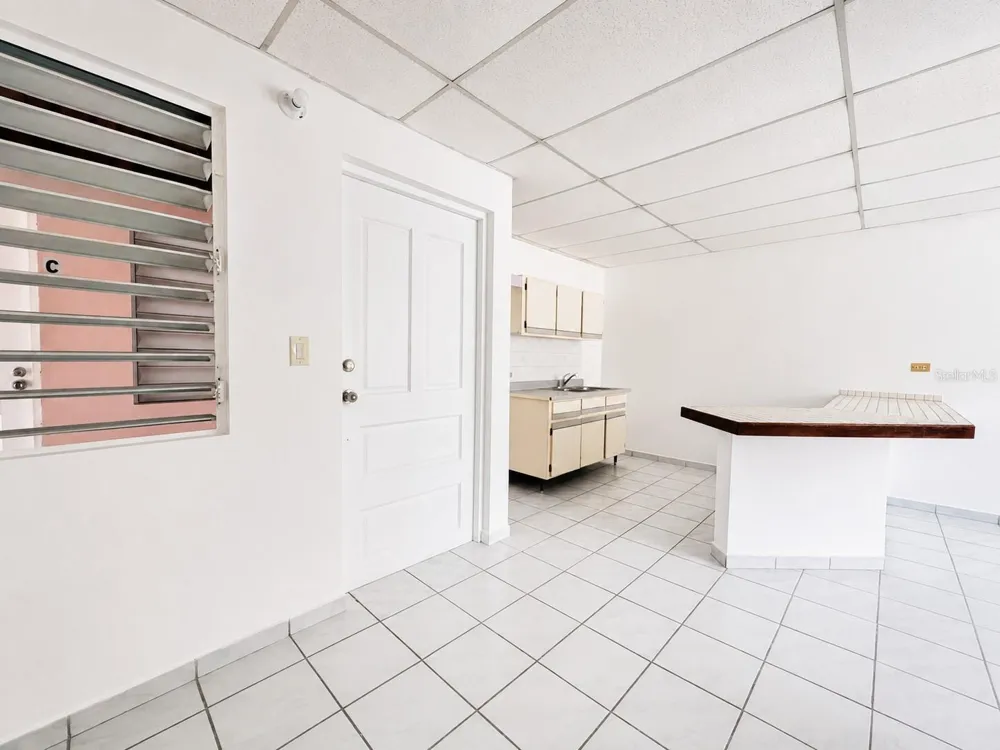 URB. VILLA ORIENTE CALLE A #22 #APT. D Humacao, PR 00791