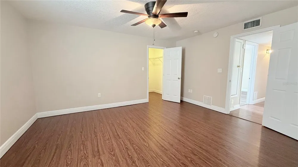 524 ORANGE DRIVE #11 Altamonte Springs, FL 32701