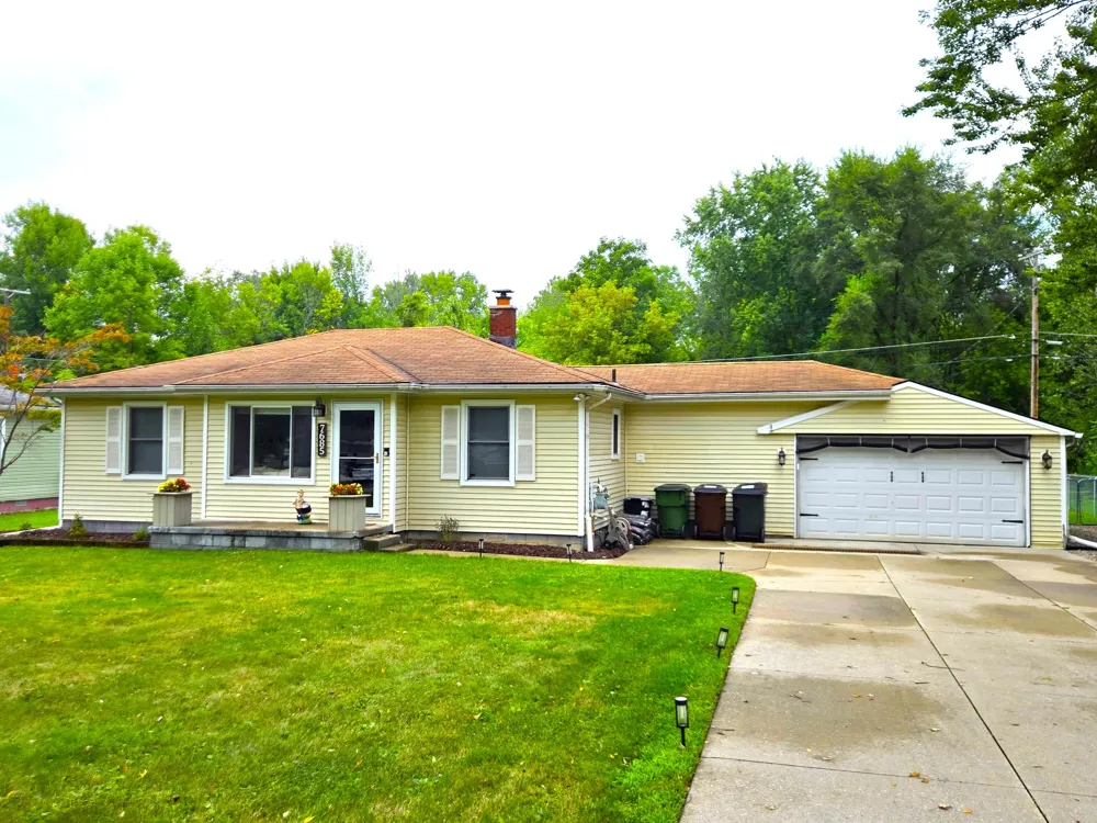 7685 Metz Drive Shelby Charter Township, MI 48316