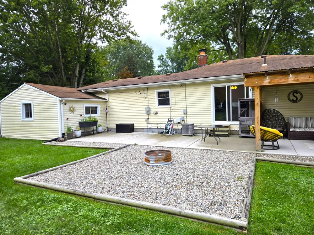 7685 Metz Drive Shelby Charter Township, MI 48316