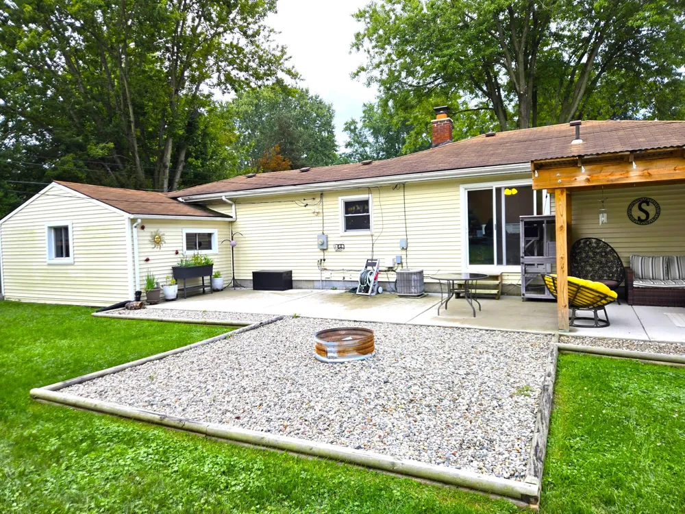 7685 Metz Drive Shelby Charter Township, MI 48316