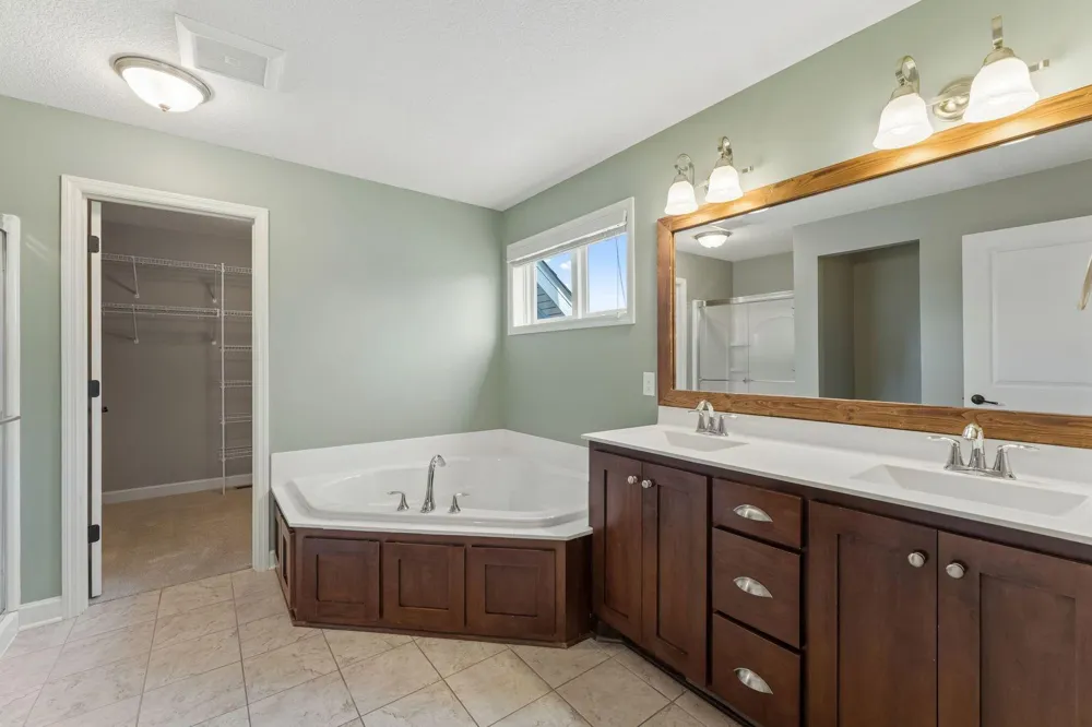 3460 Ridgestone Way Woodbury, MN 55129