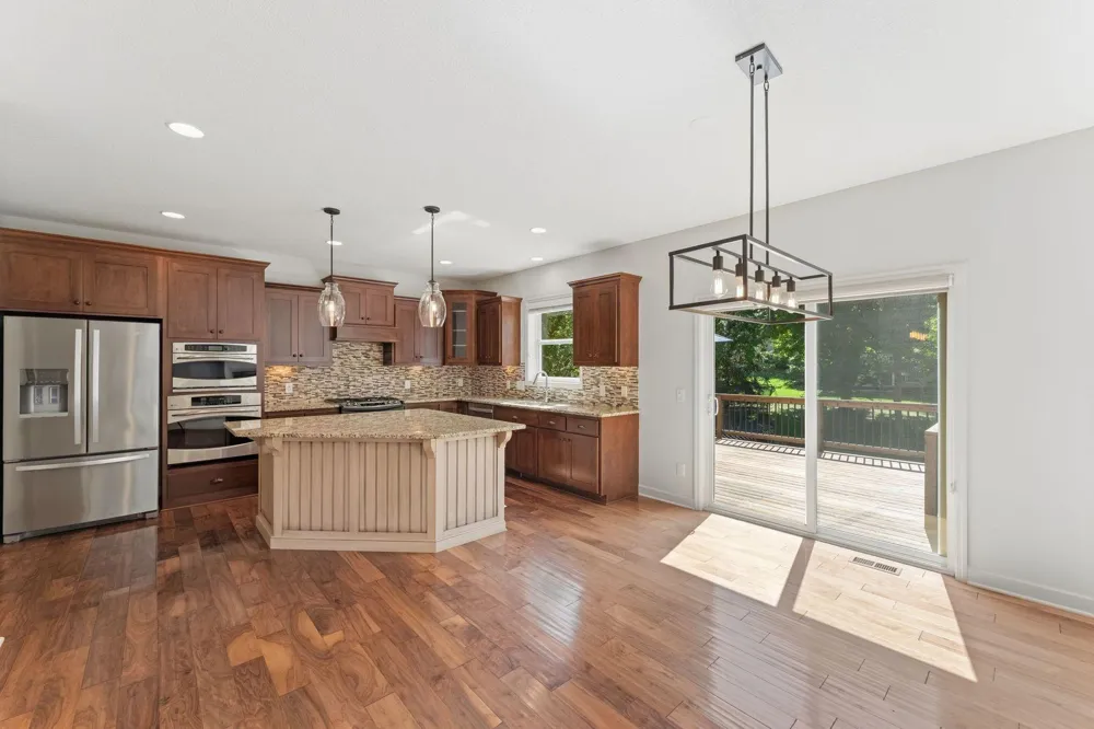 3460 Ridgestone Way Woodbury, MN 55129