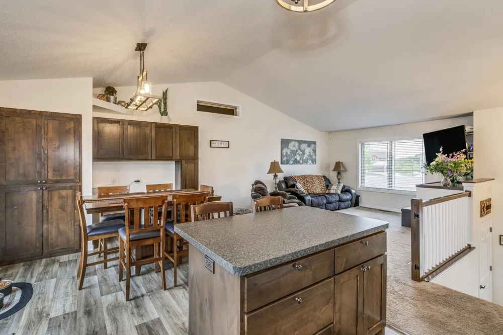 37621 Hawthorne Avenue North Branch, MN 55056