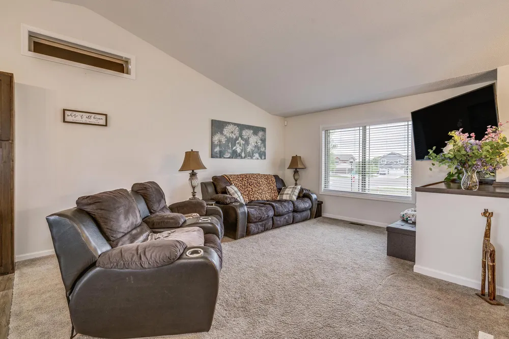 37621 Hawthorne Avenue North Branch, MN 55056
