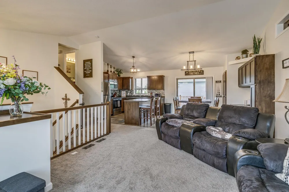 37621 Hawthorne Avenue North Branch, MN 55056