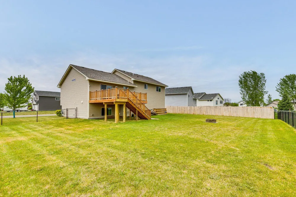 37621 Hawthorne Avenue North Branch, MN 55056