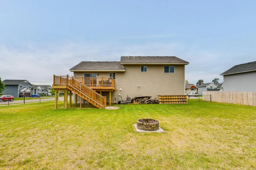 37621 Hawthorne Avenue North Branch, MN 55056