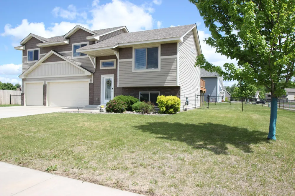 37621 Hawthorne Avenue North Branch, MN 55056