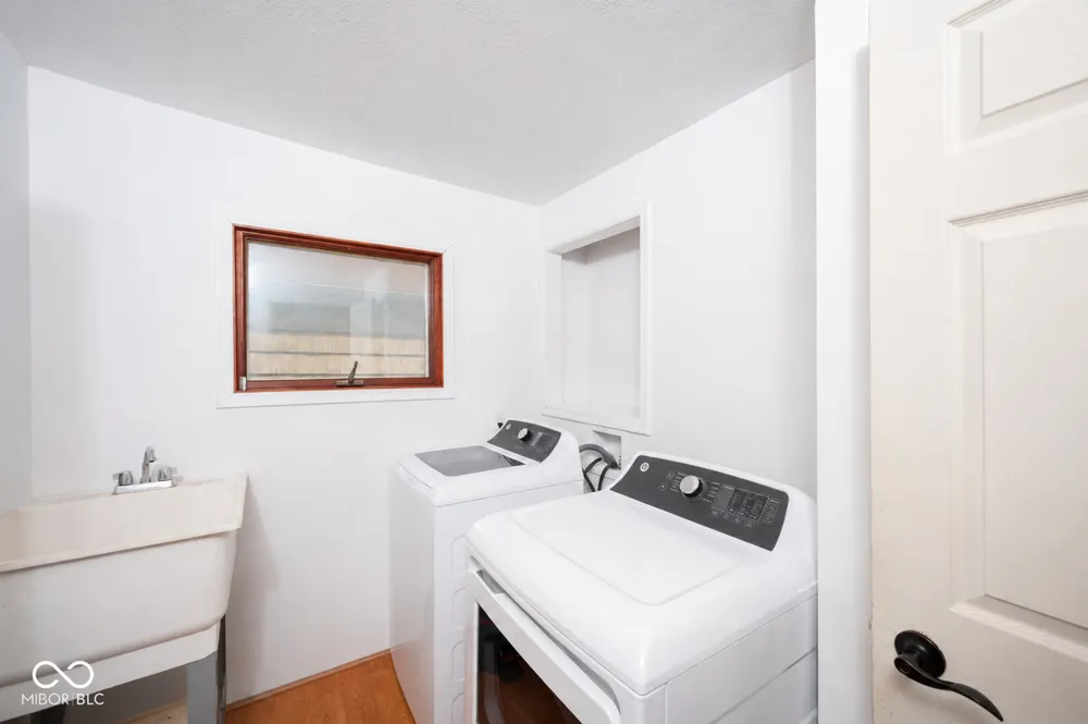 2712 Fletcher Street Anderson, IN 46016