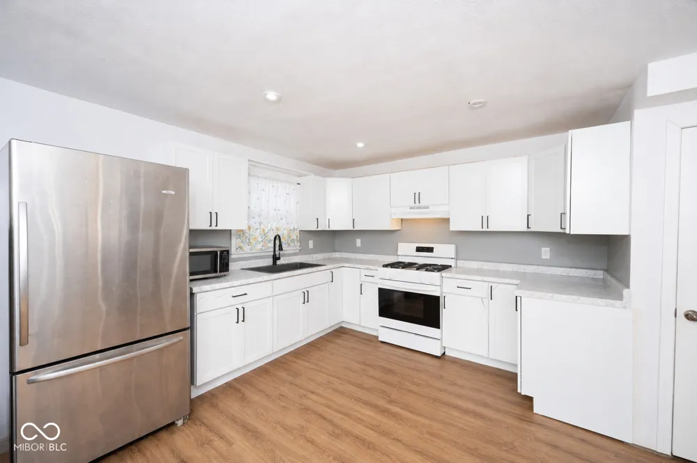 2712 Fletcher Street Anderson, IN 46016