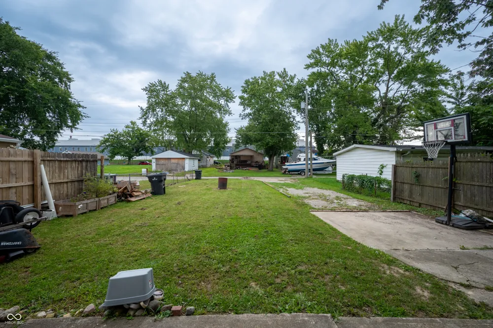 2712 Fletcher Street Anderson, IN 46016