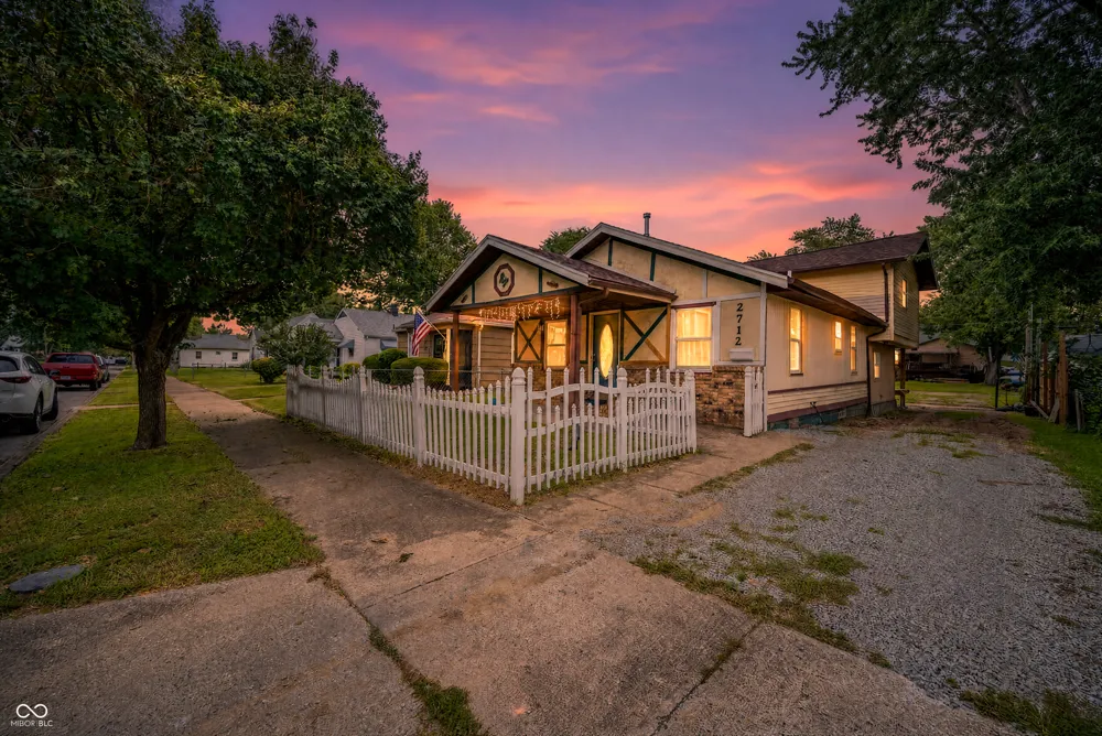 2712 Fletcher Street Anderson, IN 46016