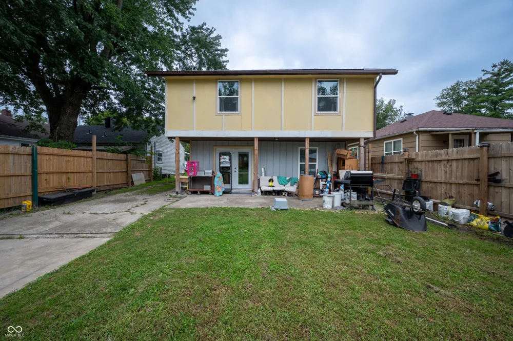 2712 Fletcher Street Anderson, IN 46016