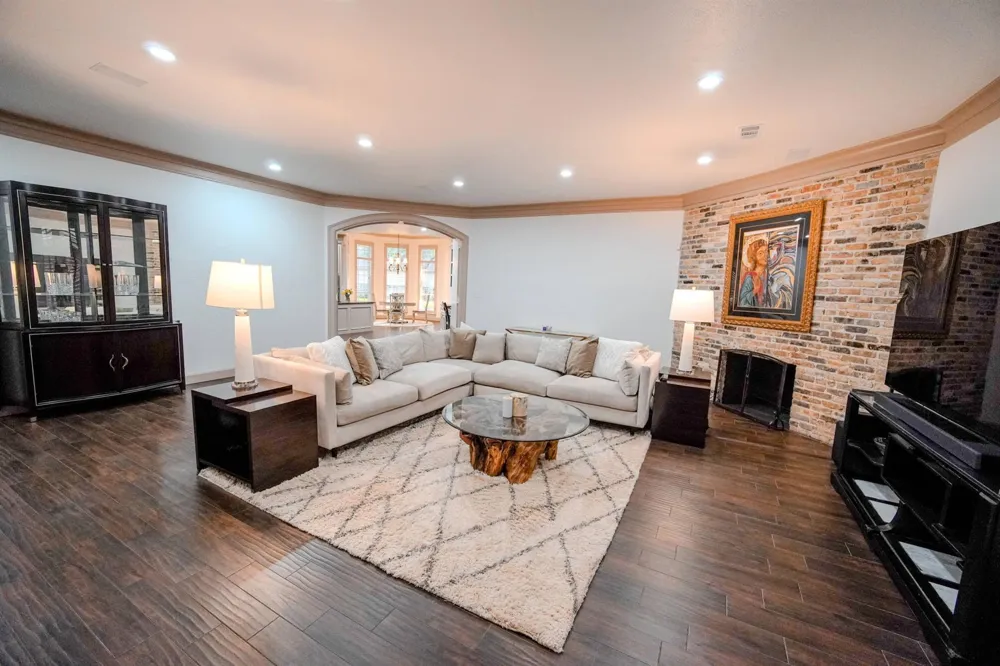 60 Champion Villa Drive Houston, TX 77069