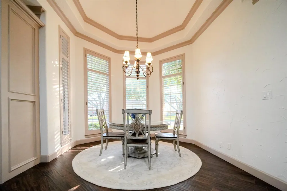 60 Champion Villa Drive Houston, TX 77069