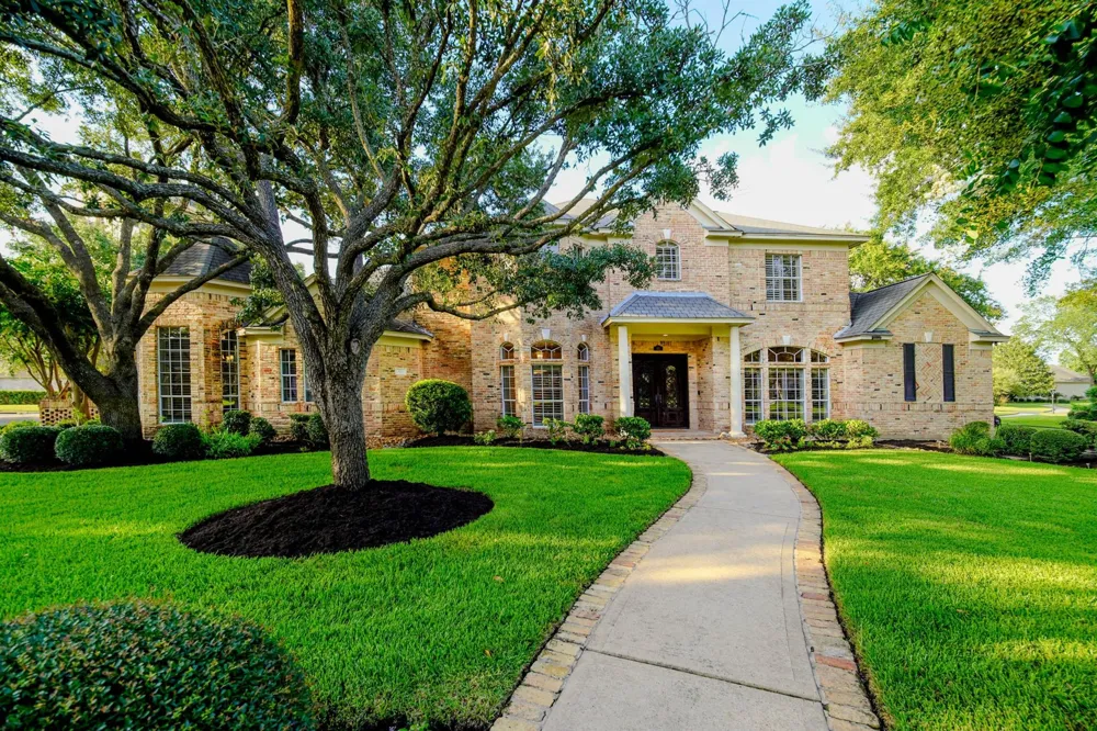 60 Champion Villa Drive Houston, TX 77069