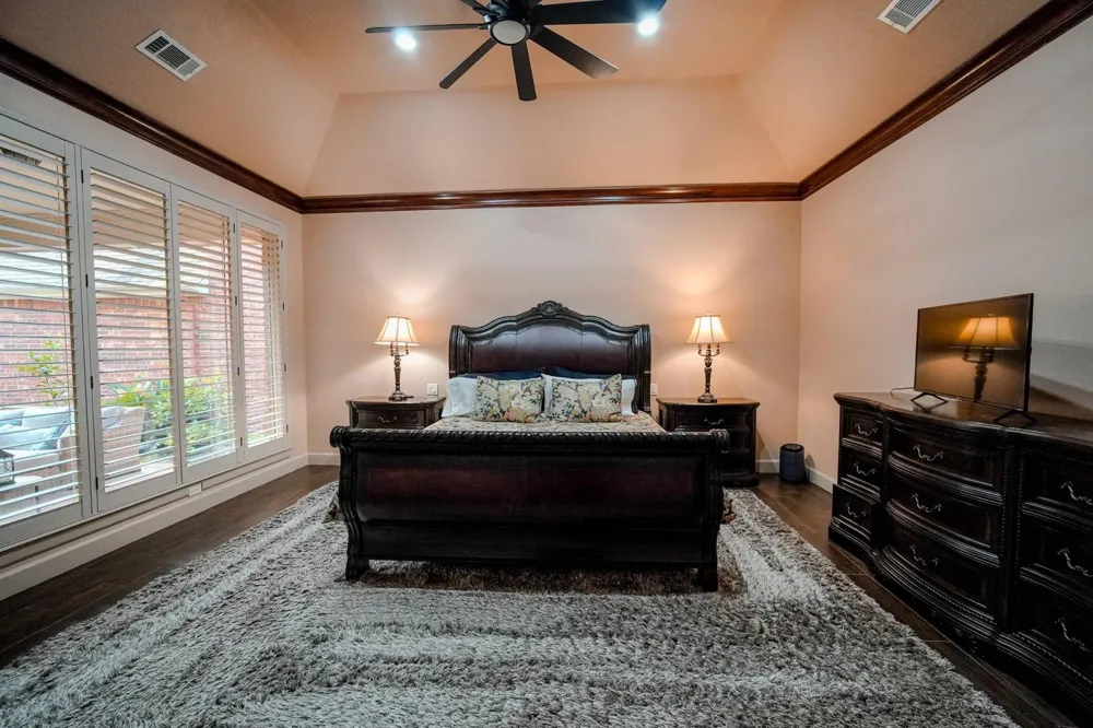 60 Champion Villa Drive Houston, TX 77069