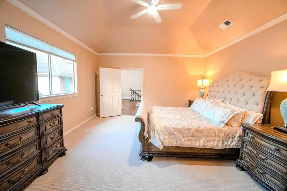 60 Champion Villa Drive Houston, TX 77069