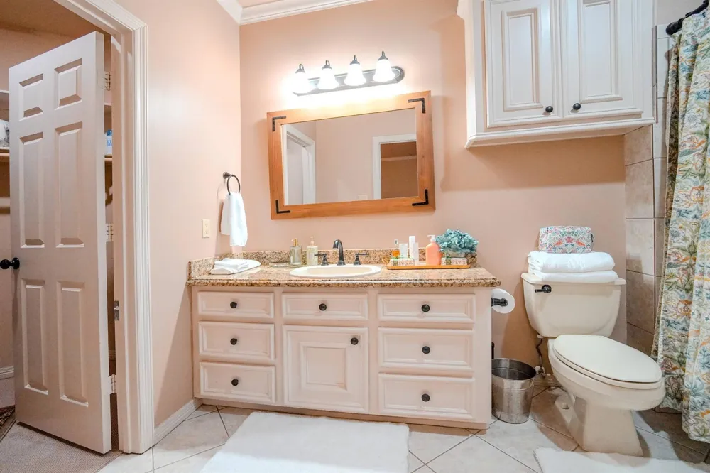60 Champion Villa Drive Houston, TX 77069