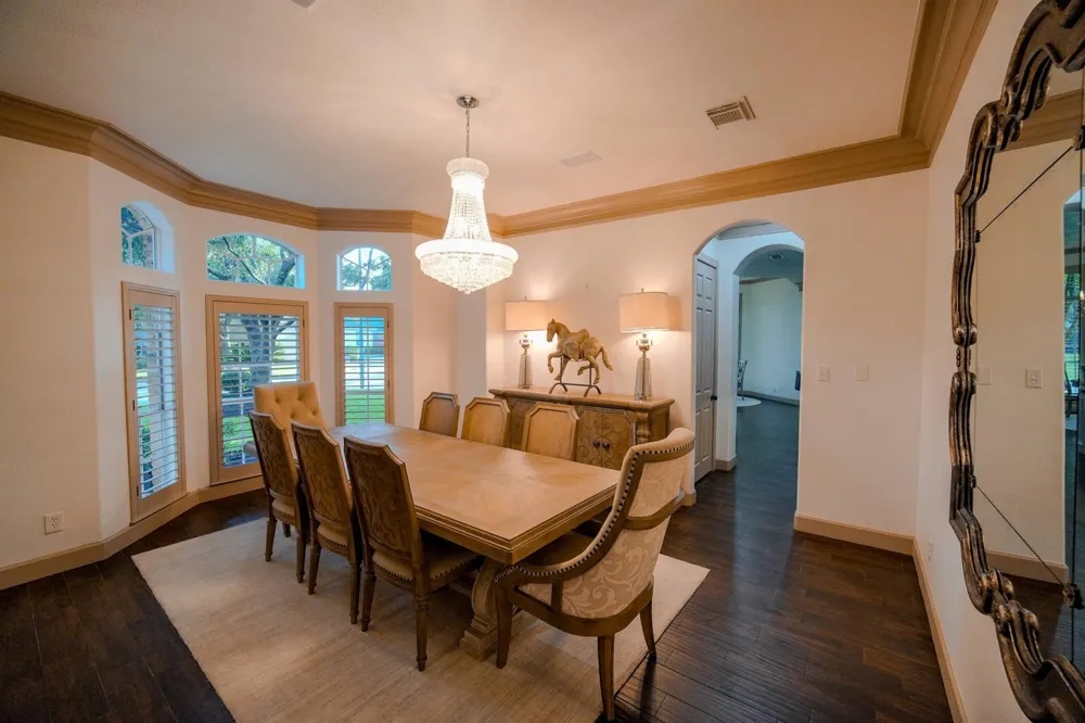 60 Champion Villa Drive Houston, TX 77069