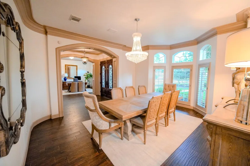 60 Champion Villa Drive Houston, TX 77069