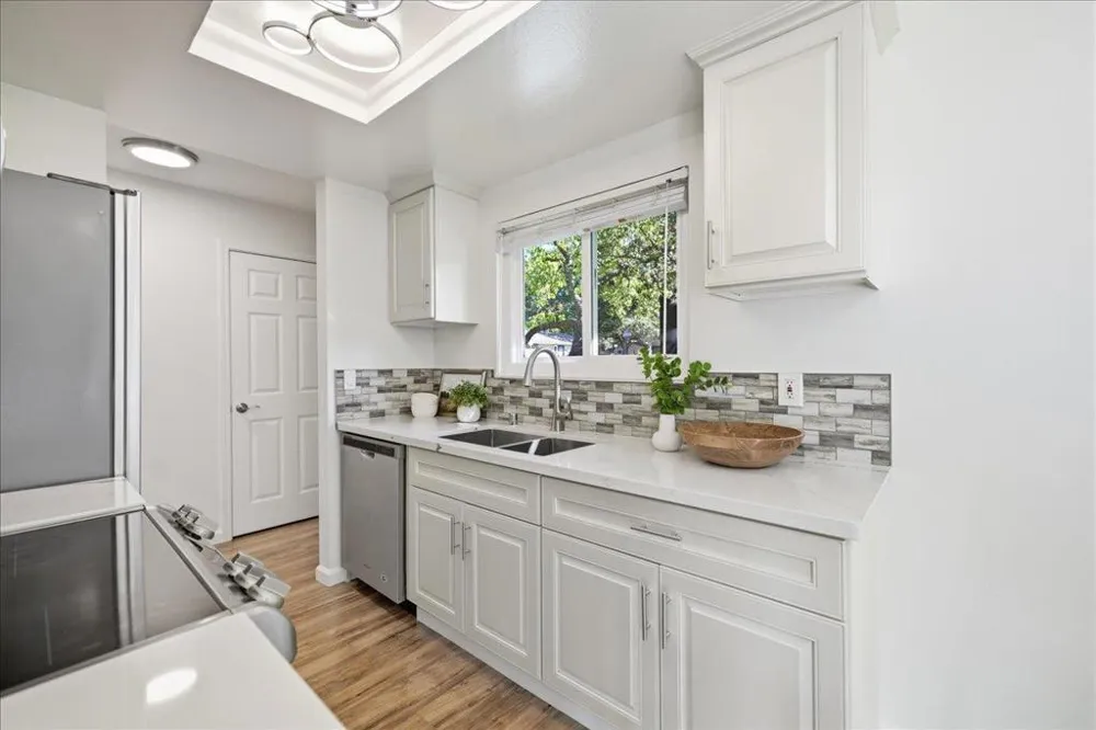 98 Flynn Avenue #A Mountain View, CA 94043