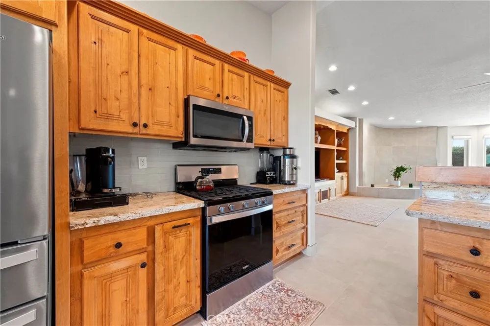9222 Rattlesnake Phelan, CA 92371