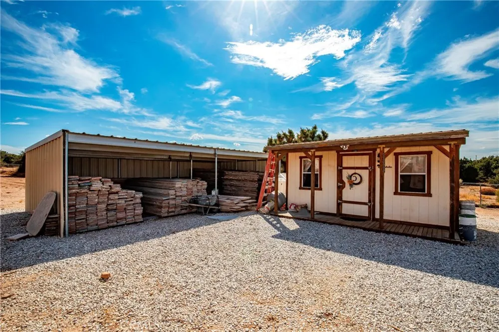 9222 Rattlesnake Phelan, CA 92371