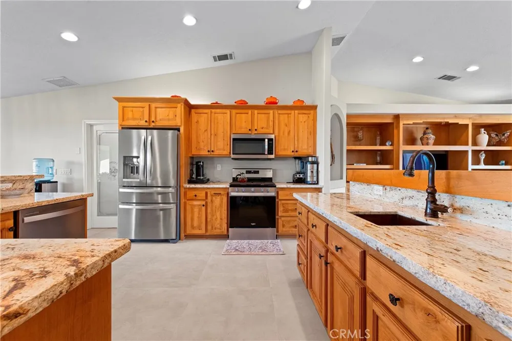 9222 Rattlesnake Phelan, CA 92371