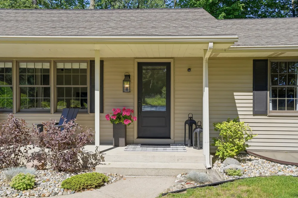 70070 2nd Avenue South Haven, MI 49090