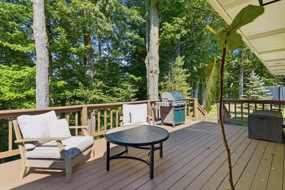 70070 2nd Avenue South Haven, MI 49090