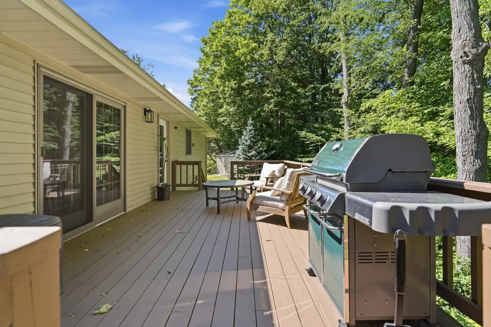 70070 2nd Avenue South Haven, MI 49090