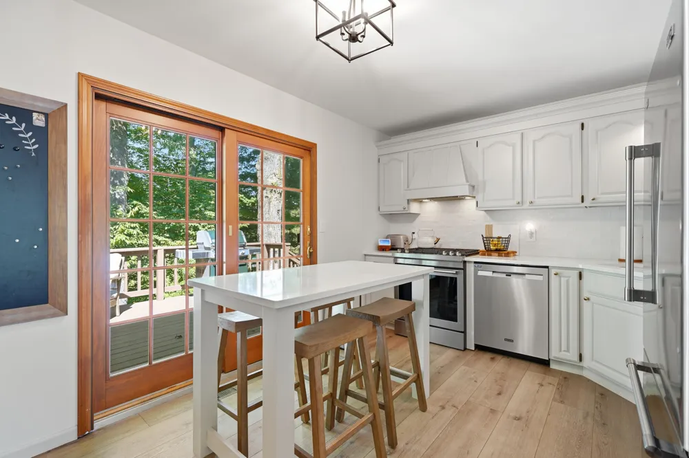 70070 2nd Avenue South Haven, MI 49090