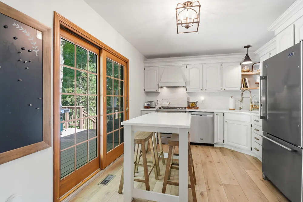 70070 2nd Avenue South Haven, MI 49090