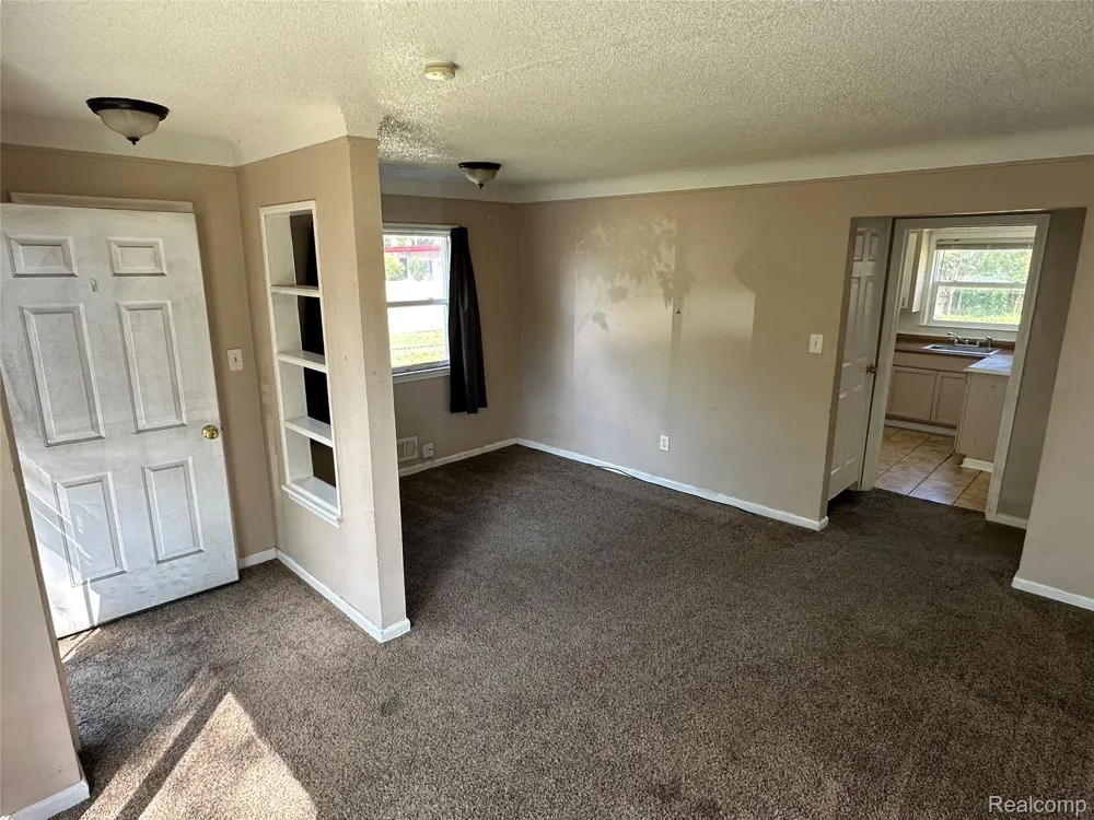 27366 Freda Street Inkster City, MI 48141