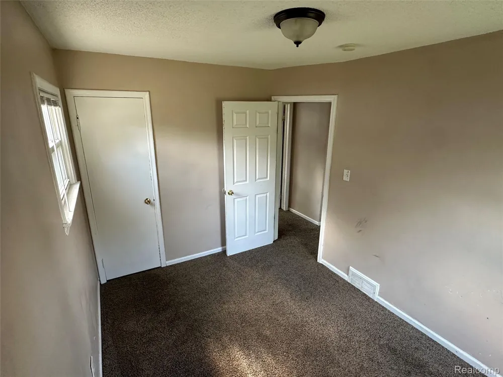 27366 Freda Street Inkster City, MI 48141