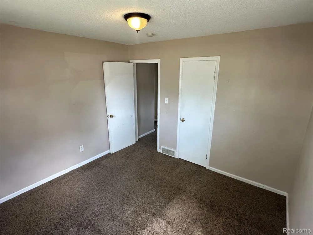 27366 Freda Street Inkster City, MI 48141