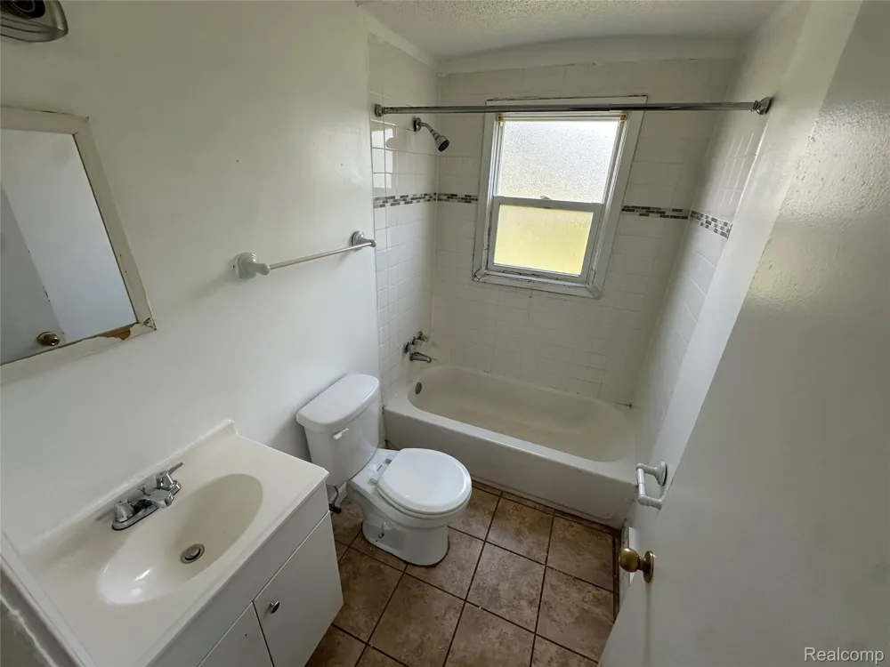 27366 Freda Street Inkster City, MI 48141