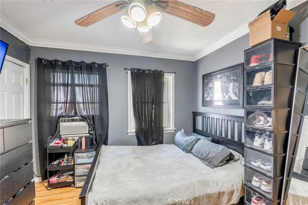 1302 E 48th Los Angeles, CA 90011