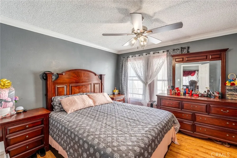 1302 E 48th Los Angeles, CA 90011