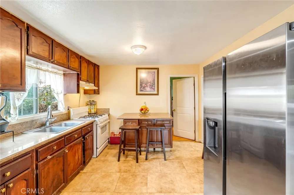 1302 E 48th Los Angeles, CA 90011