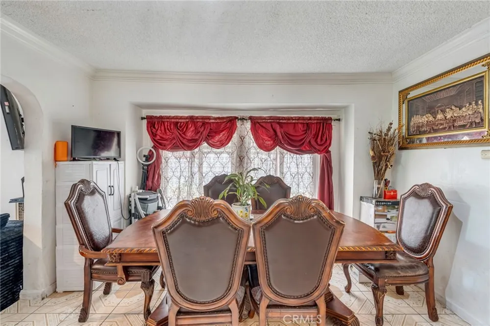 1302 E 48th Los Angeles, CA 90011