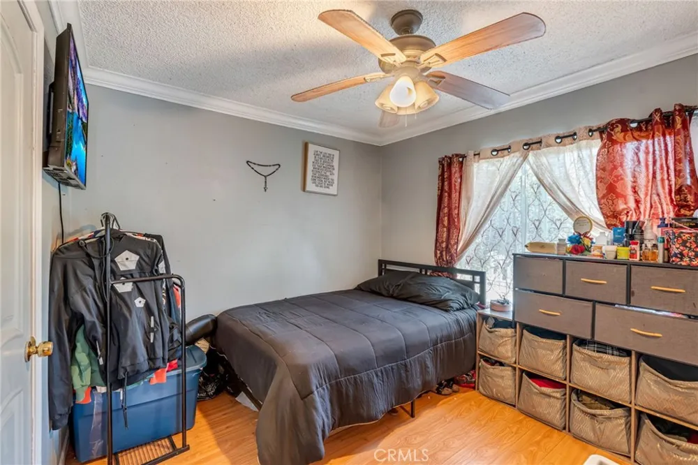 1302 E 48th Los Angeles, CA 90011
