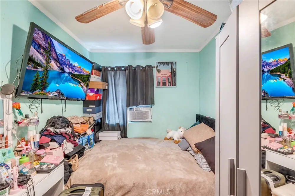 1302 E 48th Los Angeles, CA 90011