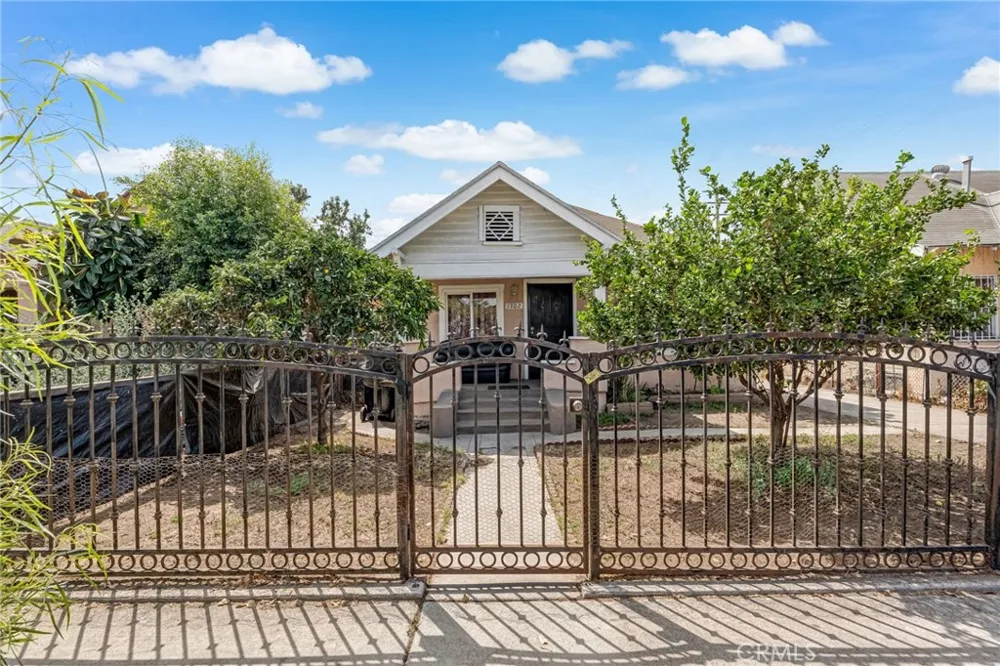 1302 E 48th Los Angeles, CA 90011