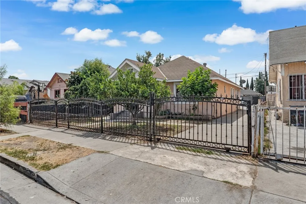 1302 E 48th Los Angeles, CA 90011