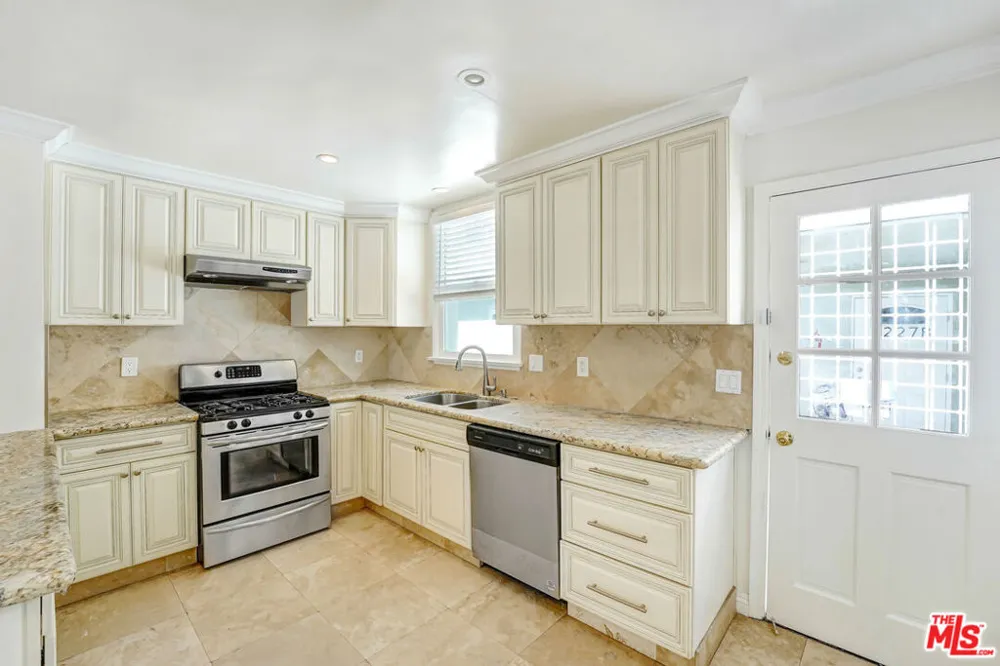 2227 Montana Avenue Santa Monica, CA 90403