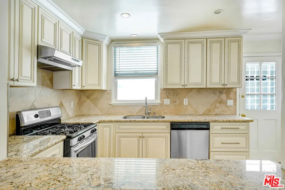 2227 Montana Avenue Santa Monica, CA 90403
