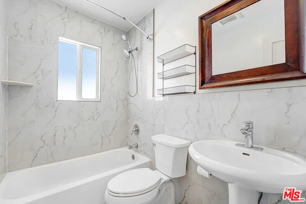 2227 Montana Avenue Santa Monica, CA 90403